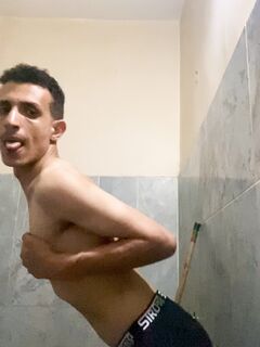 نيك سالب يمني ممحون في الحمام | Sex Oussi Fem