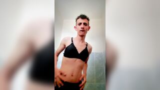 احب لما البس بنوتي احس نفسي انثى مستمتعه نيك سالب بنوتي ممحون